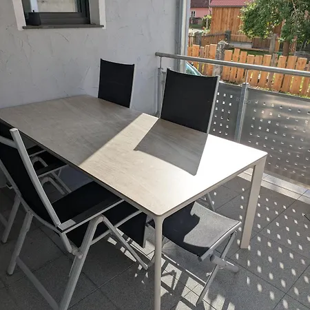 3 Neustadt an der Aisch